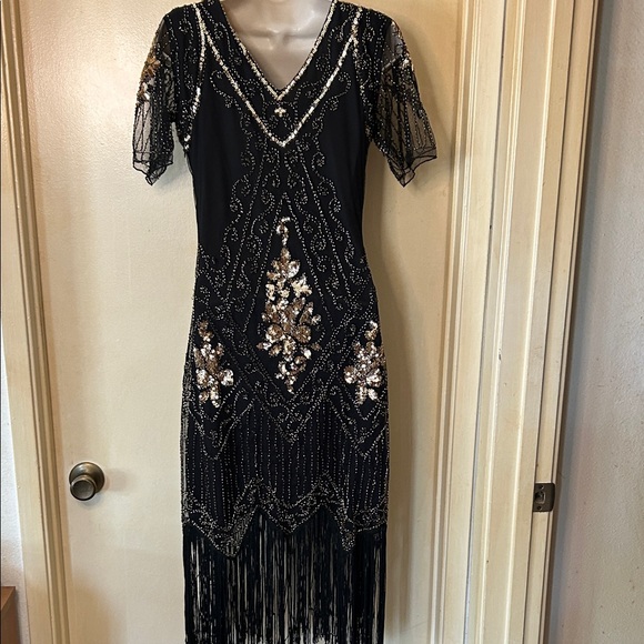 Babeyond Black and Gold 1920’s Fringe Flapper dress size M - Picture 7 of 16
